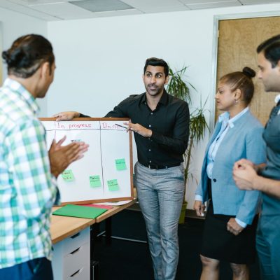 Lideranças do setor imobiliário em workshop para aprimorar a experiência dos associados